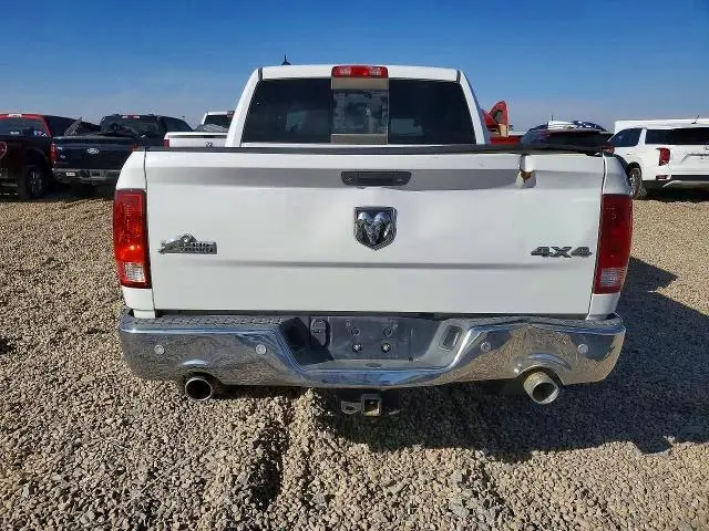 2016 RAM 1500 SLT  