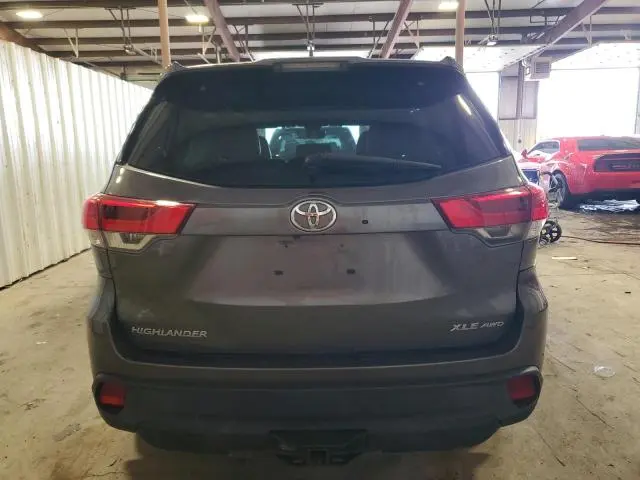 2017 TOYOTA HIGHLANDER SE  