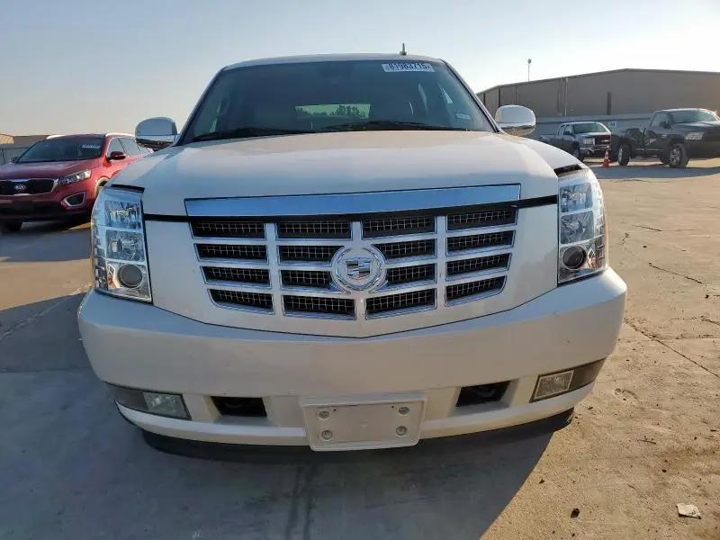 2011 CADILLAC ESCALADE LUXURY  