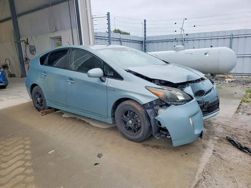2013 TOYOTA PRIUS THREE  