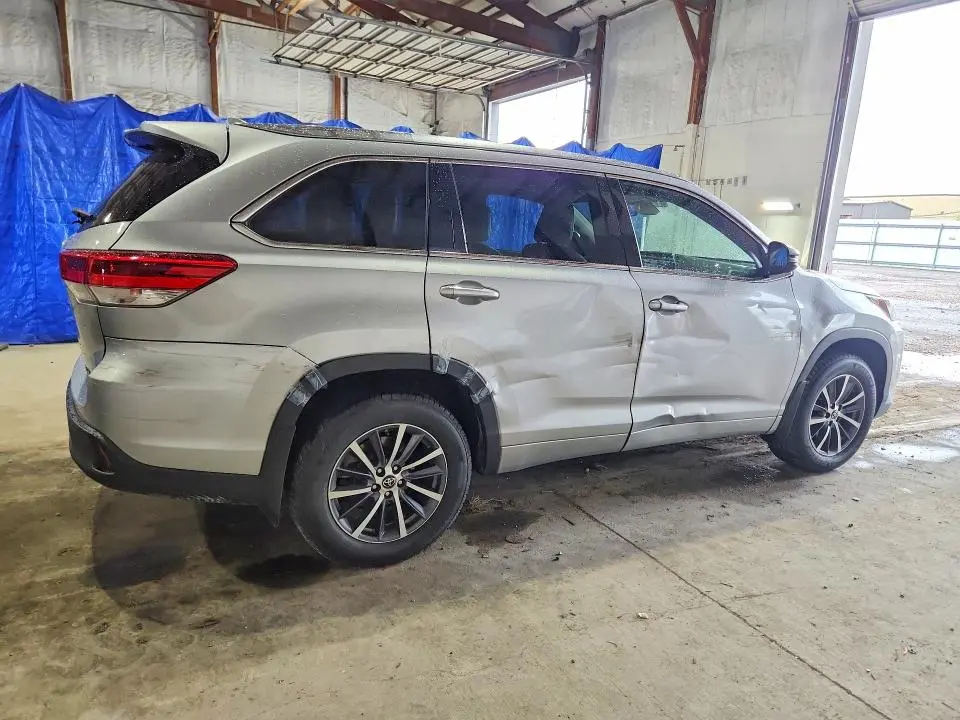 2017 TOYOTA HIGHLANDER XLE  