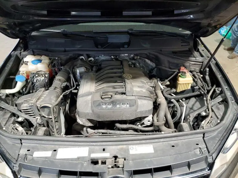 2012 VOLKSWAGEN TOUAREG V6  