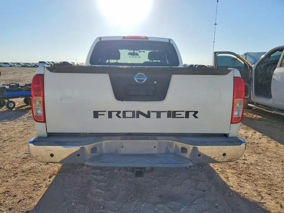 2015 NISSAN FRONTIER S  
