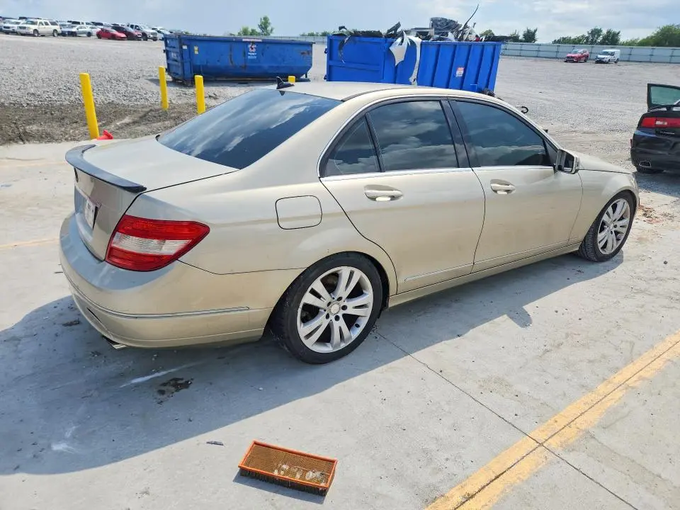 2011 MERCEDES-BENZ C 300  