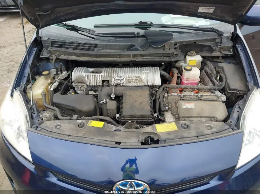 2014 TOYOTA PRIUS FOUR