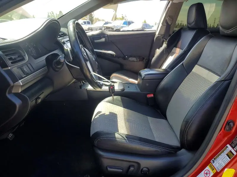 2014 TOYOTA CAMRY SE  