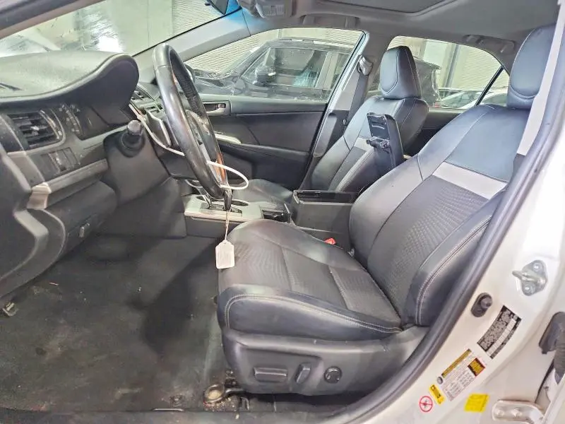 2012 TOYOTA CAMRY SE  