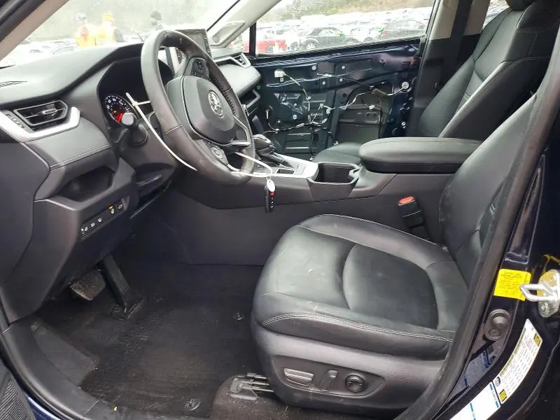 2022 TOYOTA RAV4 XLE PREMIUM  