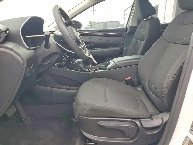 2022 HYUNDAI TUCSON SE  