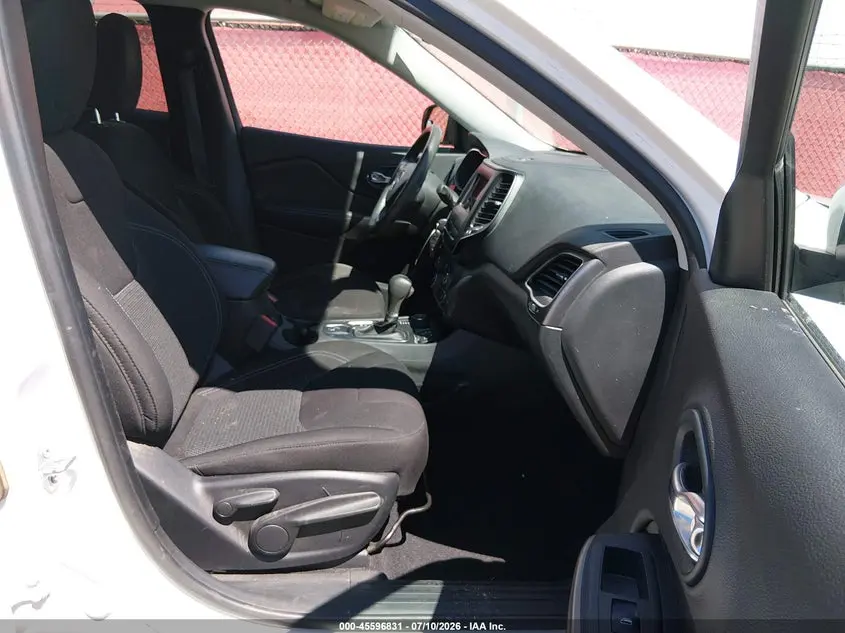 2019 JEEP CHEROKEE LATITUDE 4X4