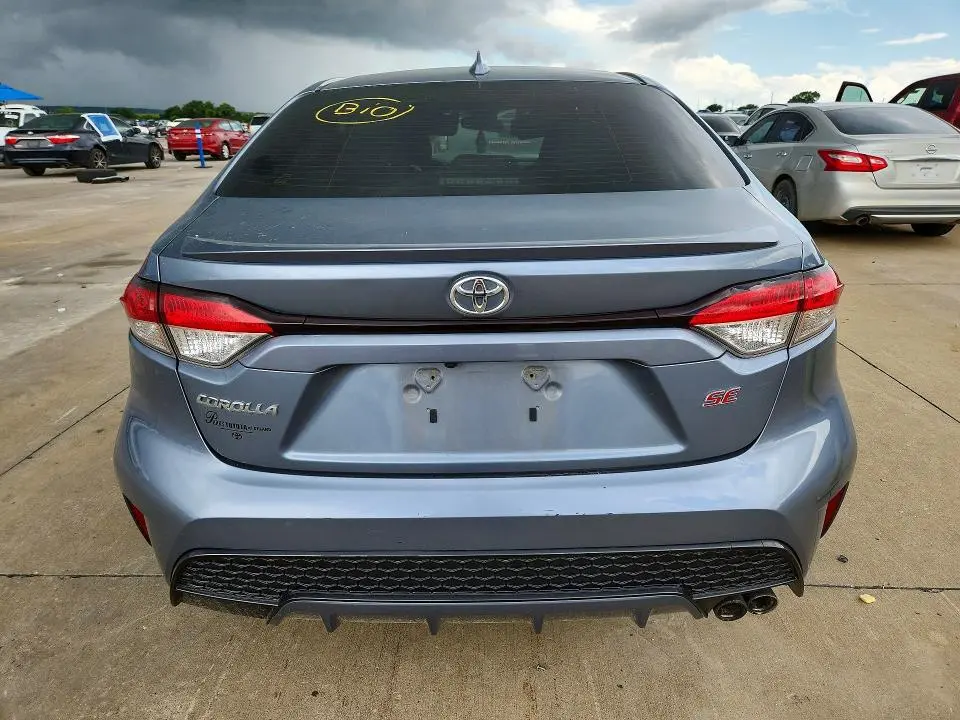 2020 TOYOTA COROLLA SE  