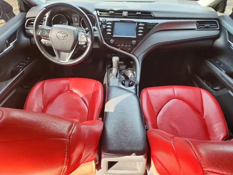 2019 TOYOTA CAMRY SE  
