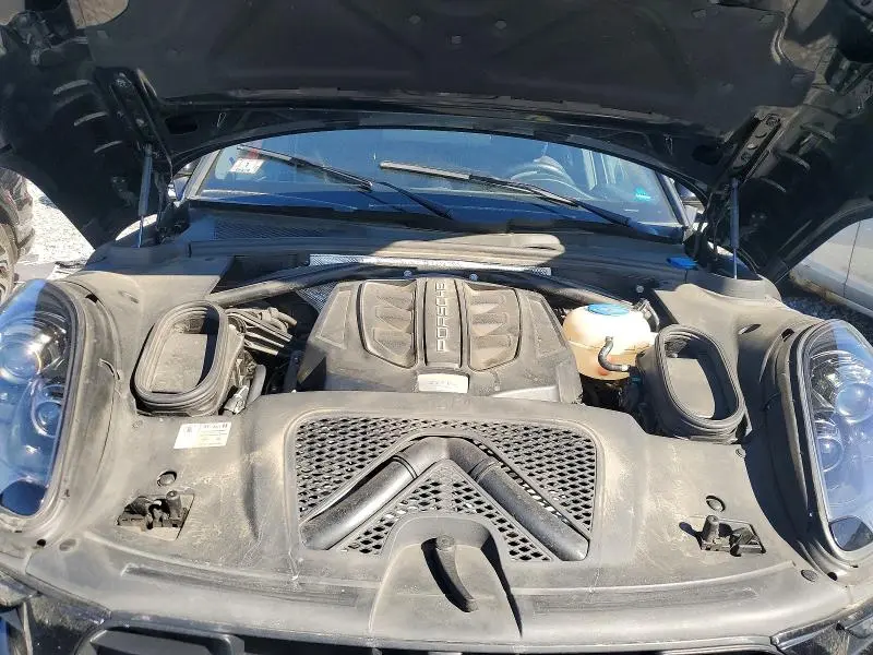 2017 PORSCHE MACAN GTS  