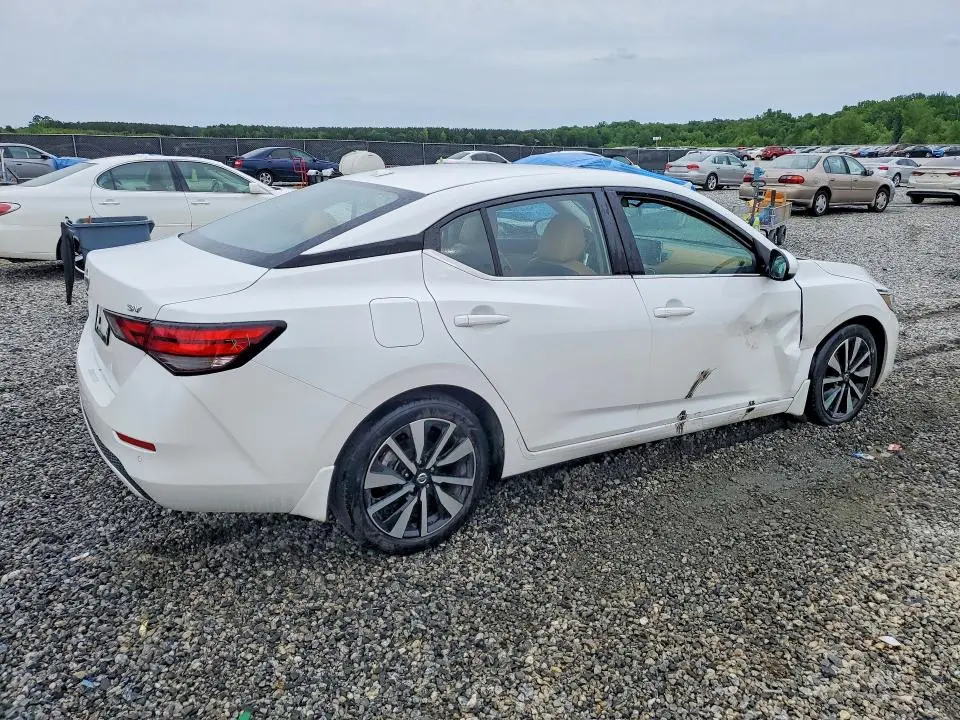 2022 NISSAN SENTRA SV  