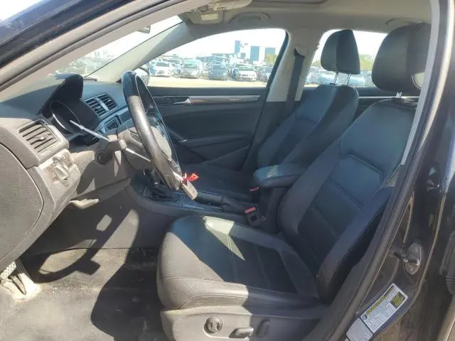 2017 VOLKSWAGEN PASSAT SE  