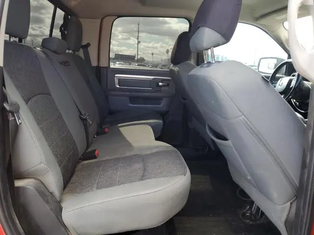 2016 RAM 1500 SLT  