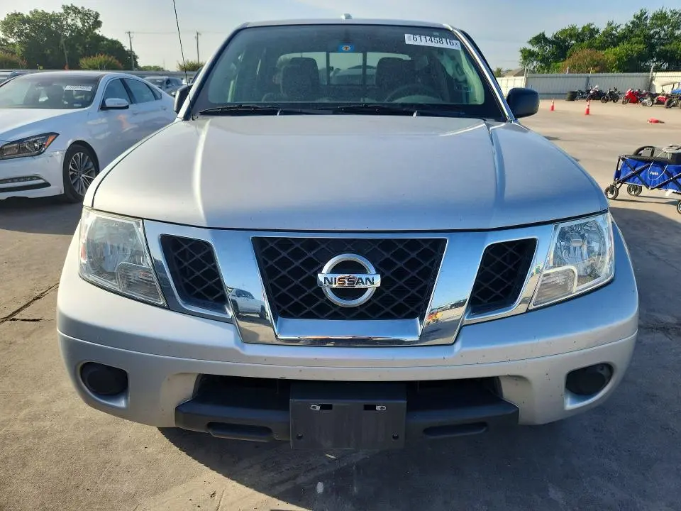 2017 NISSAN FRONTIER SV  