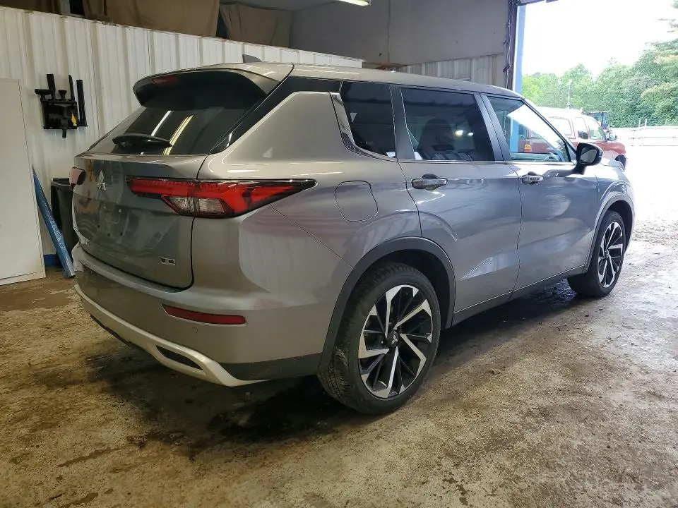 2023 MITSUBISHI OUTLANDER SE  