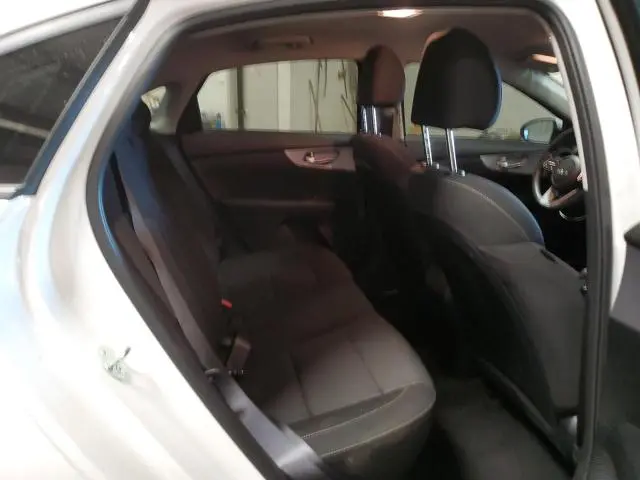 2024 KIA FORTE LX  