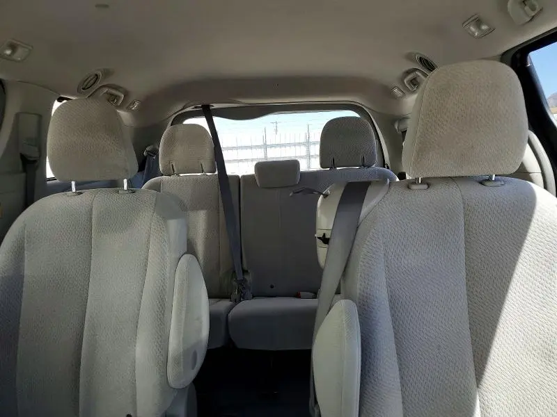 2011 TOYOTA SIENNA LE  