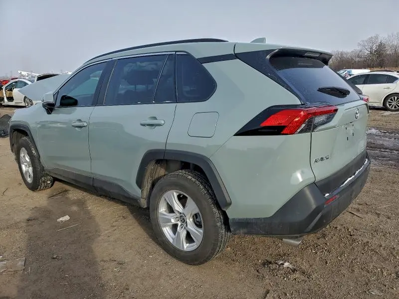 2021 TOYOTA RAV4 XLE  