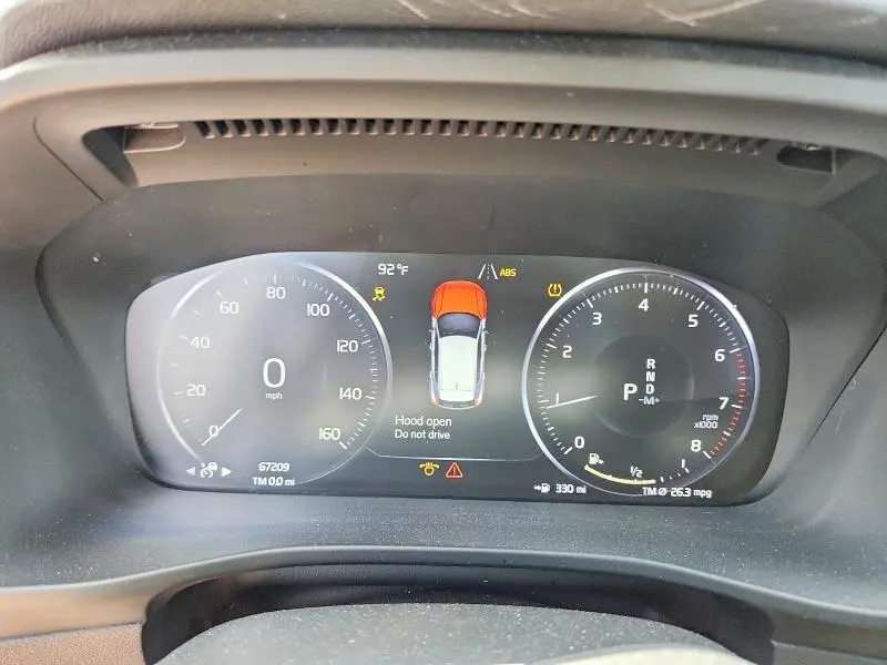 2019 VOLVO XC40 T5 MOMENTUM  
