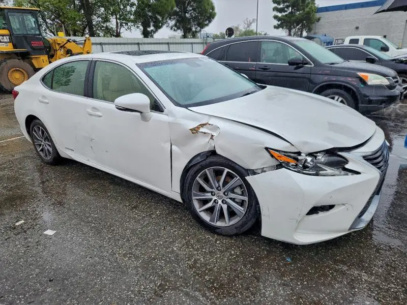 2016 LEXUS ES 300H  