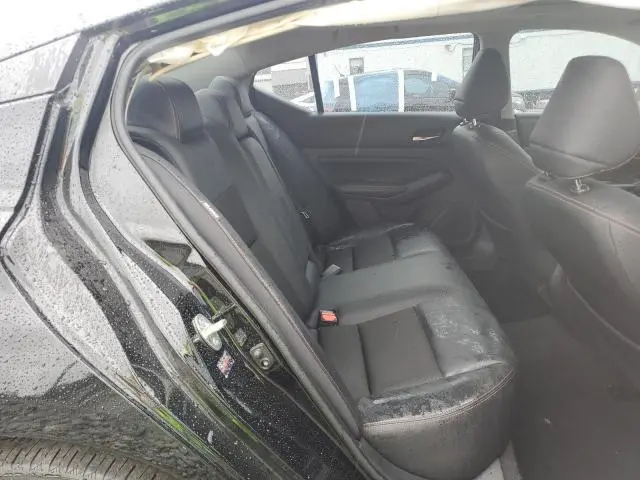 2021 NISSAN ALTIMA SR  