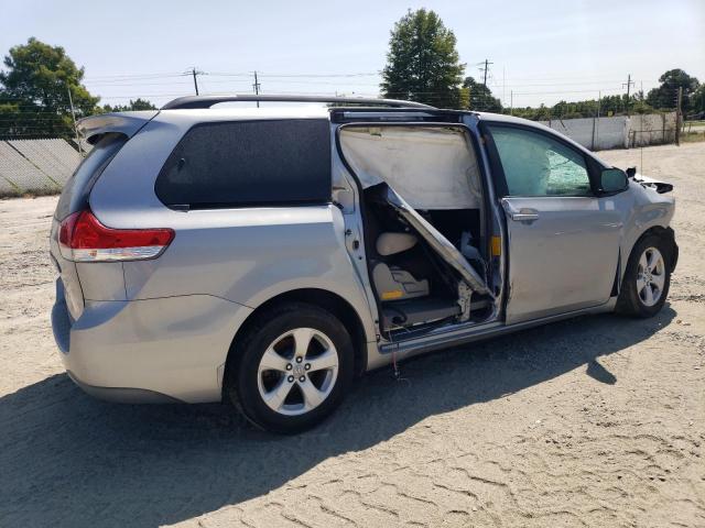 2011 TOYOTA SIENNA LE