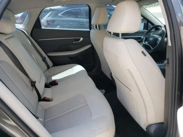 2022 HYUNDAI SONATA SEL  
