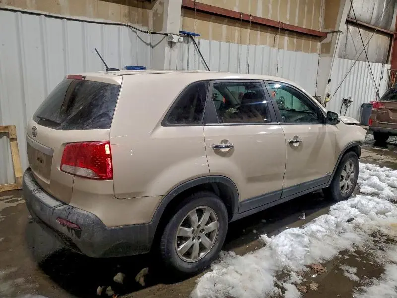 2011 KIA SORENTO BASE  