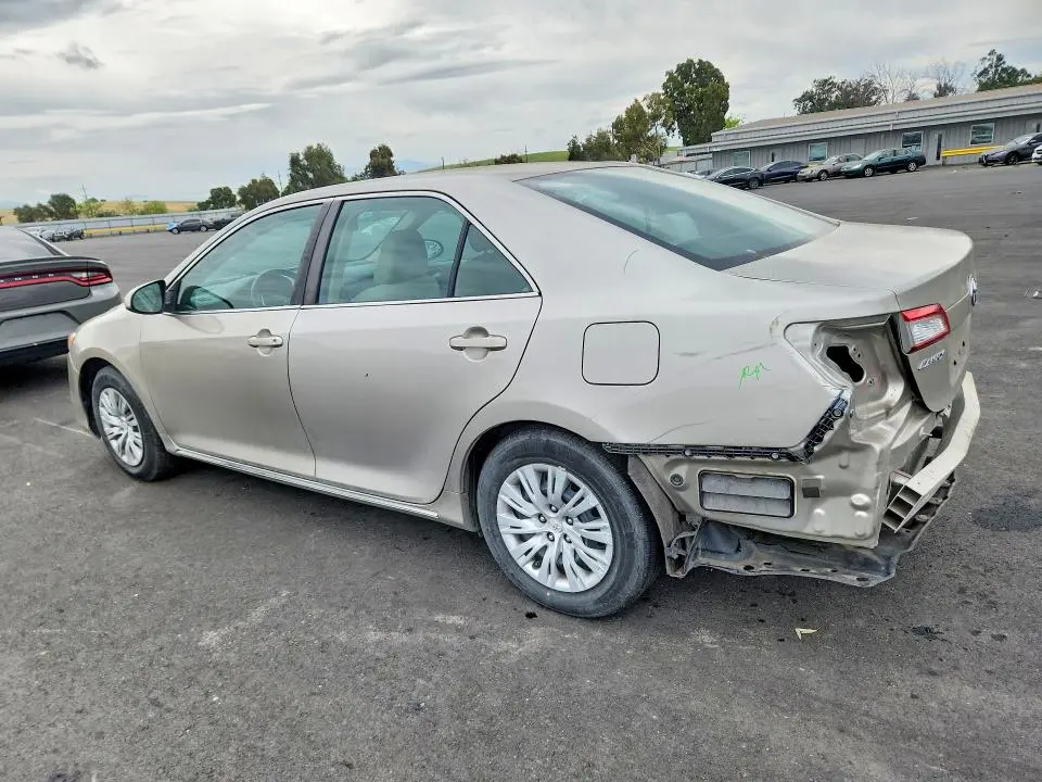 2014 TOYOTA CAMRY LE  