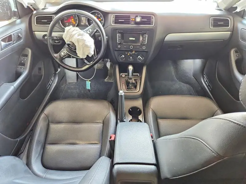 2015 VOLKSWAGEN JETTA SE  