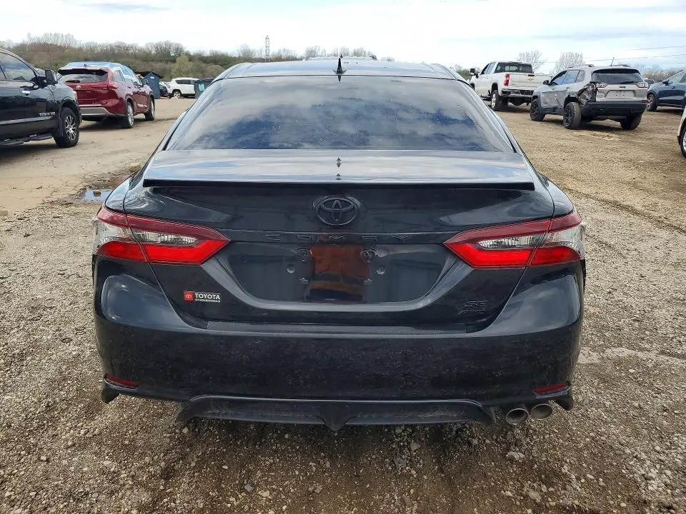 2022 TOYOTA CAMRY SE  
