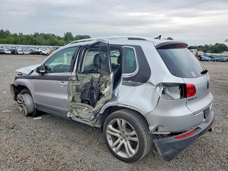 2012 VOLKSWAGEN TIGUAN S  
