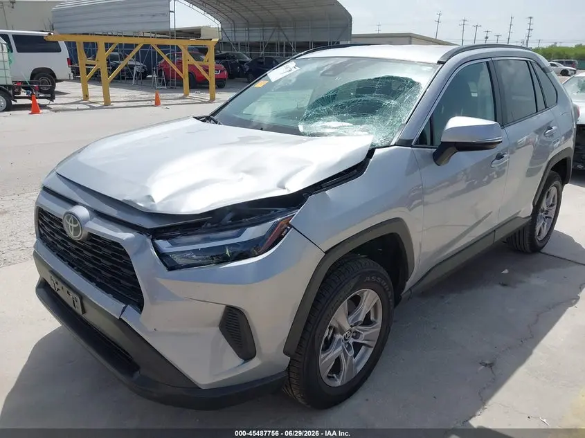 2025 TOYOTA RAV4 XLE