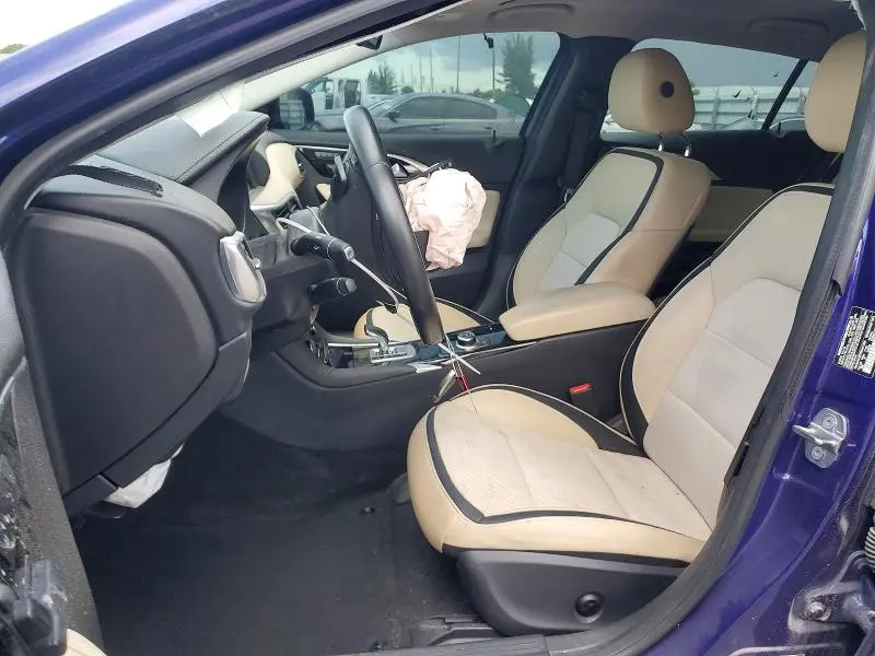 2019 INFINITI QX30 LUXE  