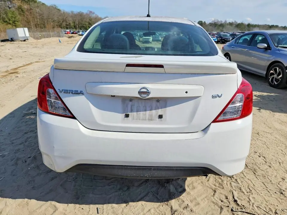 2019 NISSAN VERSA SV  