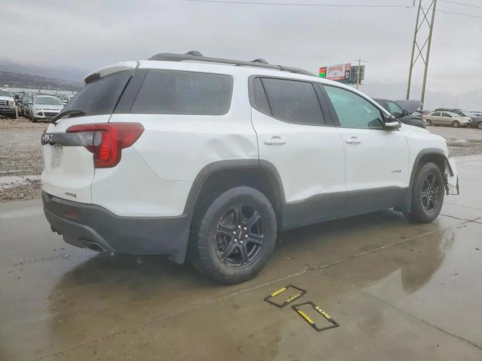 2021 GMC ACADIA AT4  