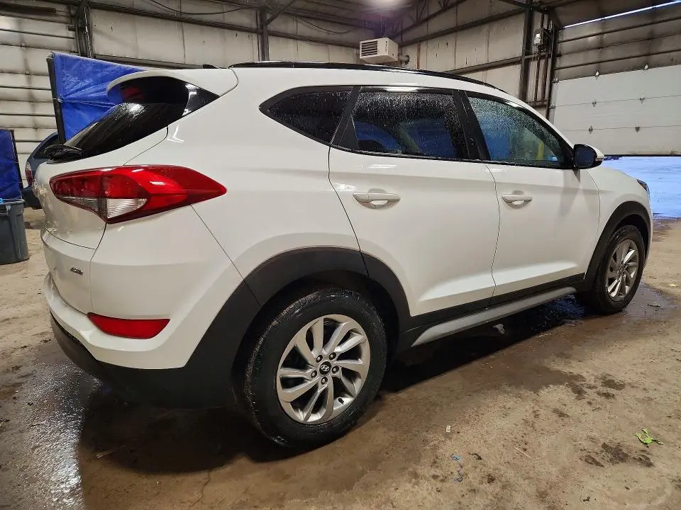 2018 HYUNDAI TUCSON SE  