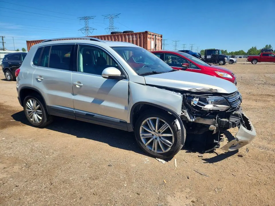 2014 VOLKSWAGEN TIGUAN S  