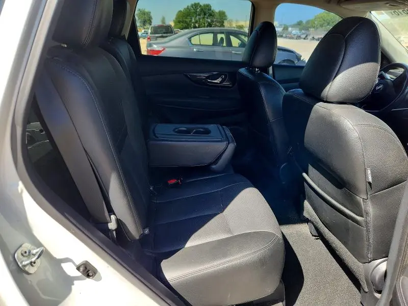 2017 NISSAN ROGUE SL  