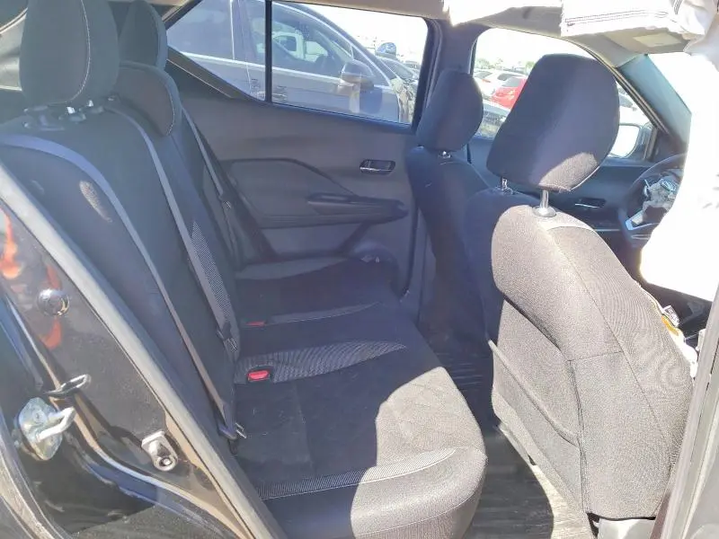 2019 NISSAN KICKS SV  