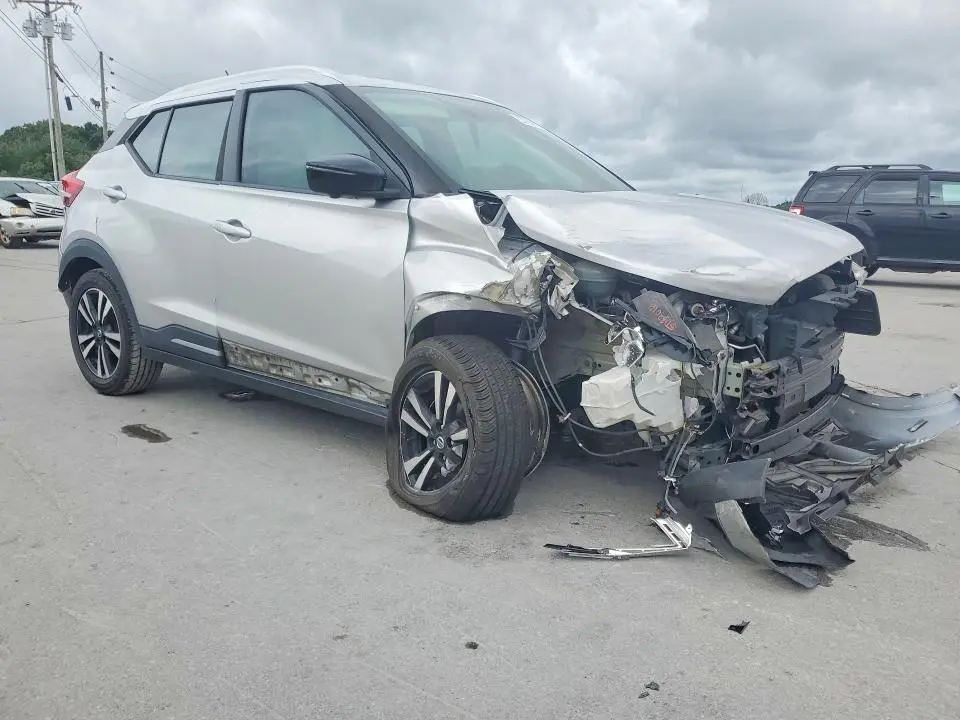 2019 NISSAN KICKS SR  
