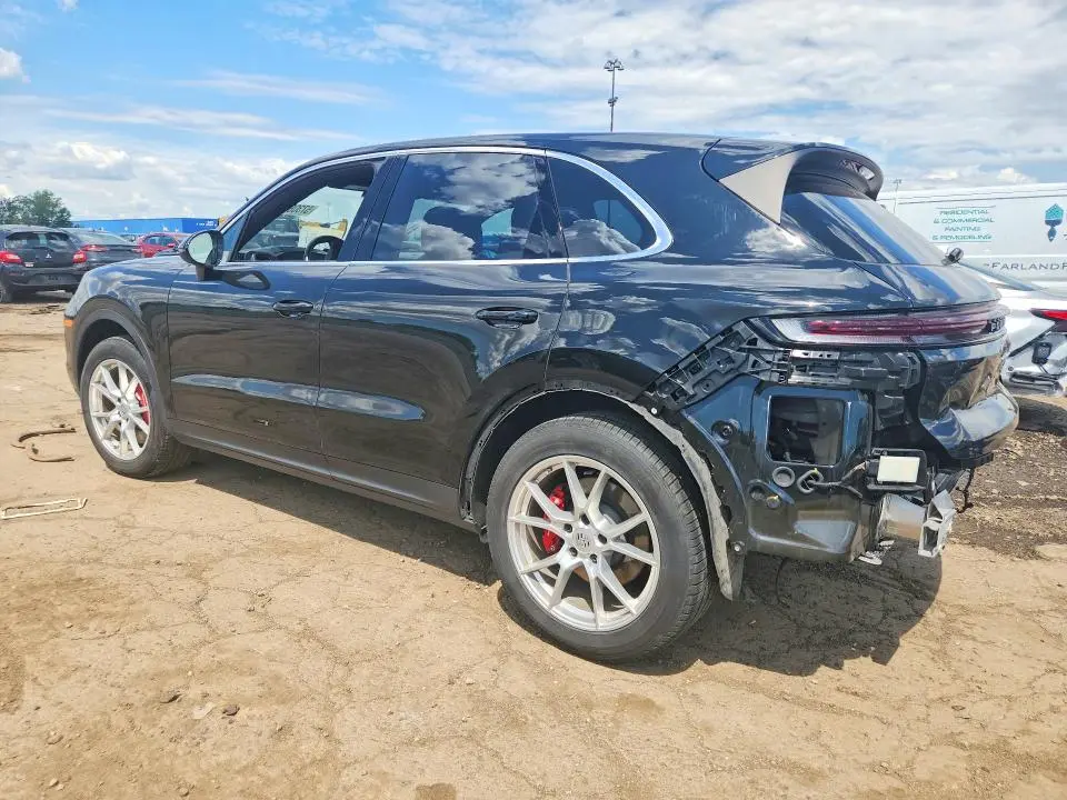2024 PORSCHE CAYENNE S  