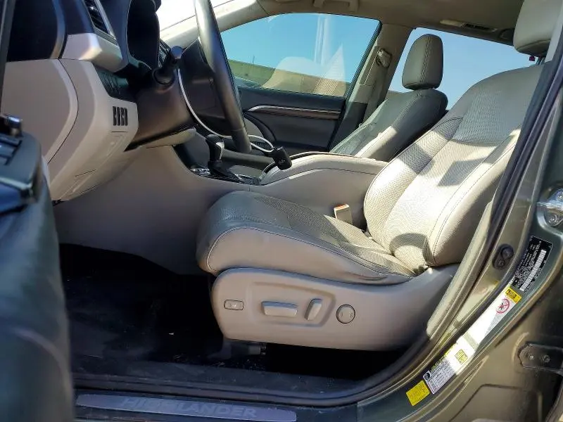 2016 TOYOTA HIGHLANDER LIMITED  