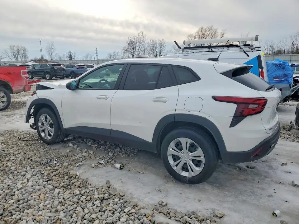 2025 CHEVROLET TRAX LS  