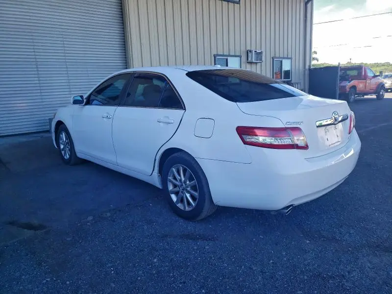 2011 TOYOTA CAMRY SE  