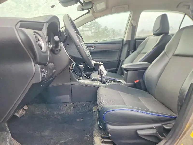 2019 TOYOTA COROLLA SE  