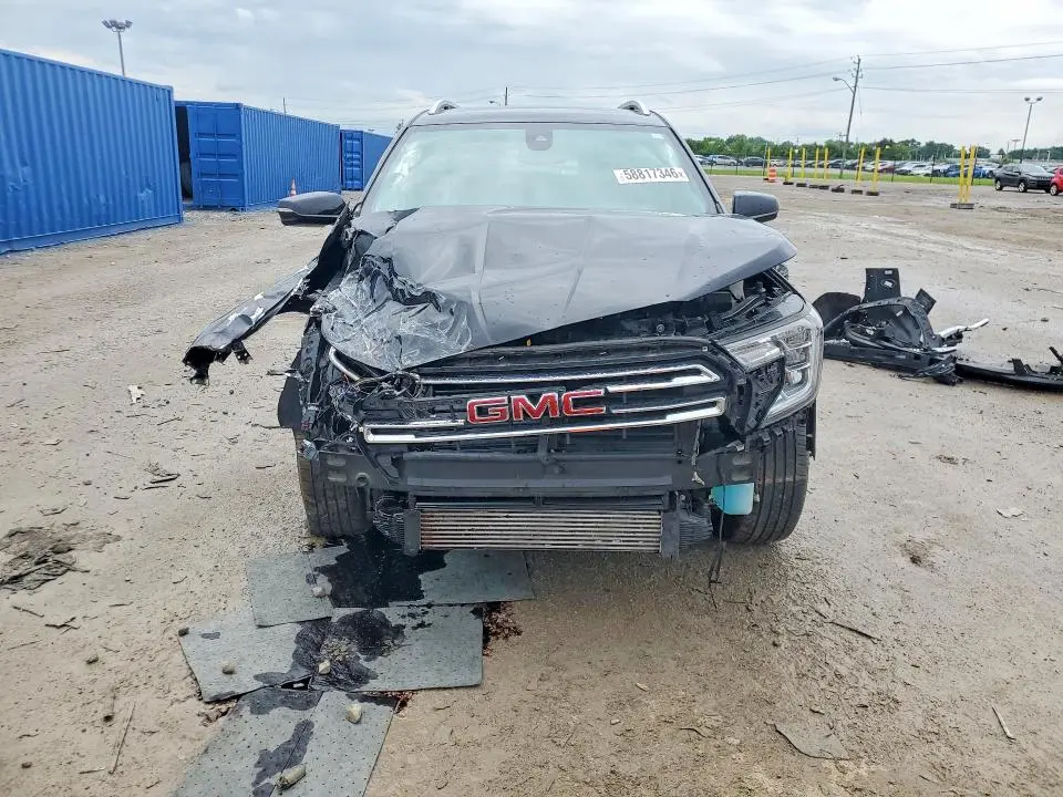 2024 GMC TERRAIN SLT  